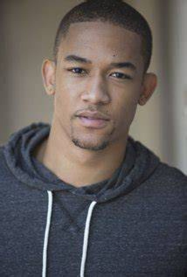 Peyton Alex Smith Height, Weight, Net Worth, Age, Birthday, Wikipedia, Who, Nationality, Biography