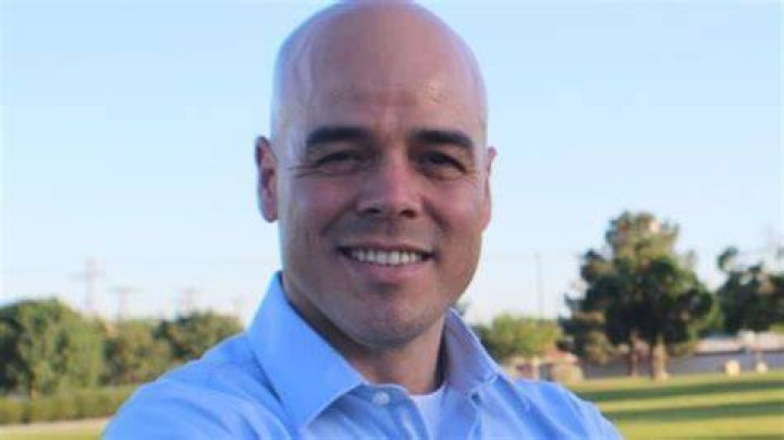 Robert Telles volunteer experience