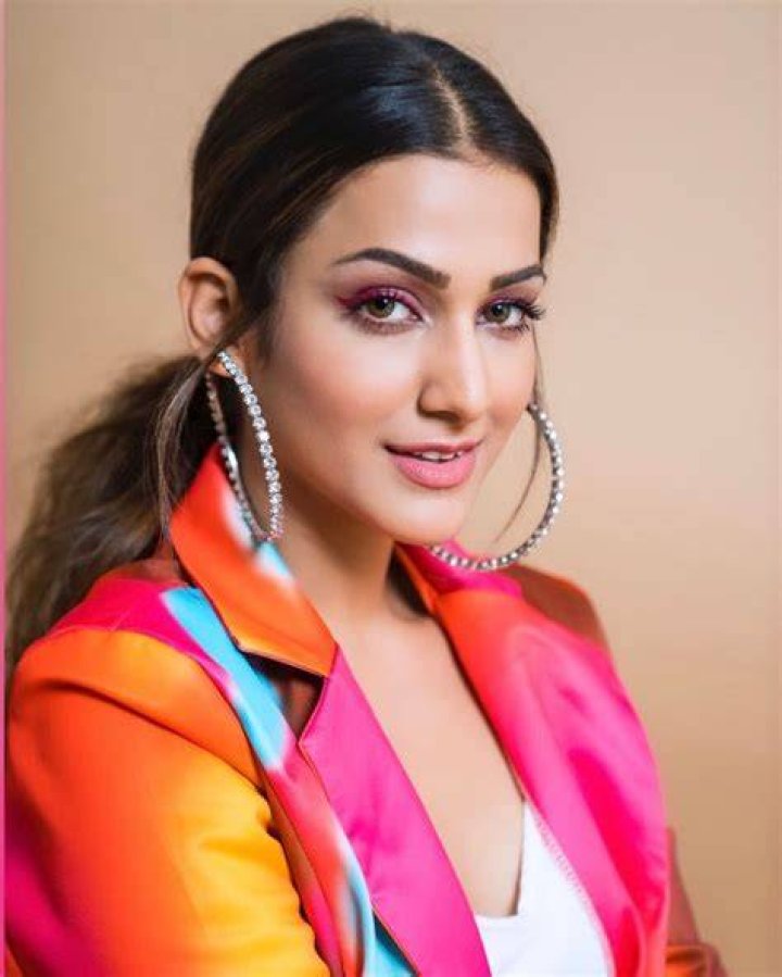 Sandy Sidhu Biography, Age, Height, Husband, Net Worth, Family
