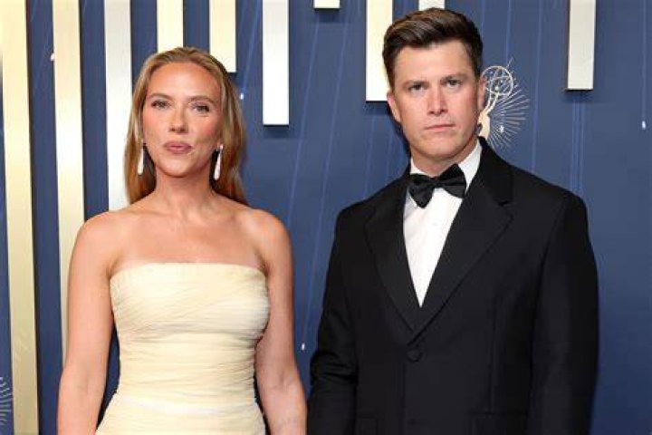 scarlett johansson colin jost 