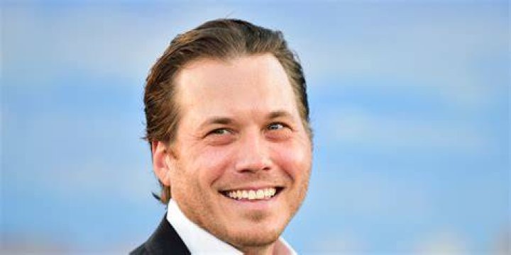 Scott MacArthur Biography, Age, Height, Wife, Net Worth, Family