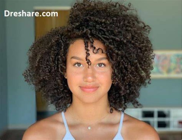 Sofia Wylie Biography, Age, Height, Husband, Net Worth, Family