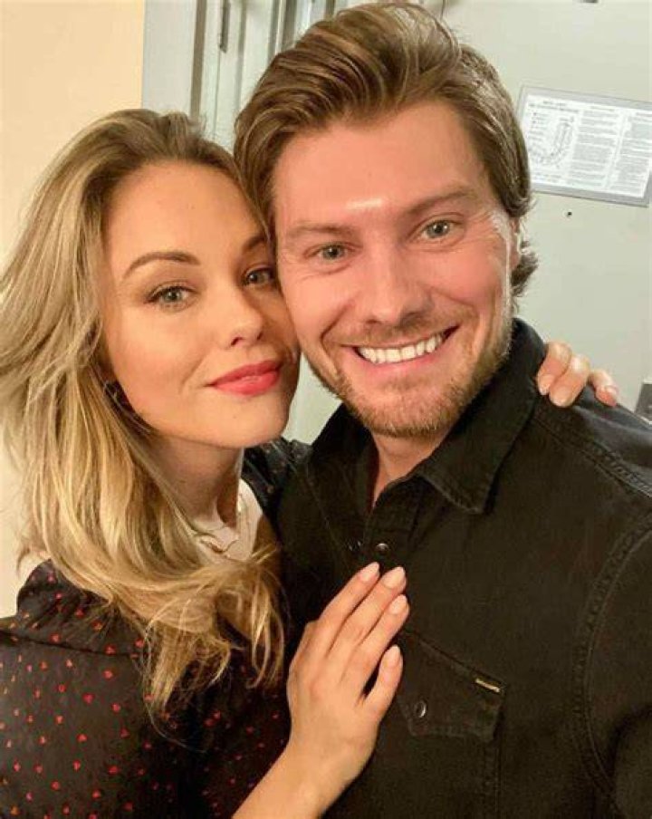 Stephanie Bennett Biography, Age, Height, Husband, Net Worth, Family
