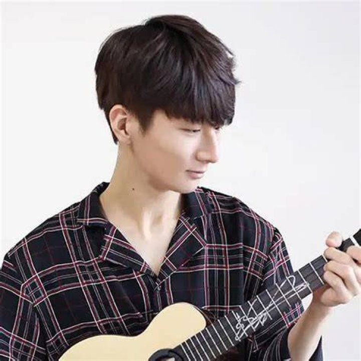 Sungha Jung – Net Worth, Age, Wikipedia, Biography, Height, Family