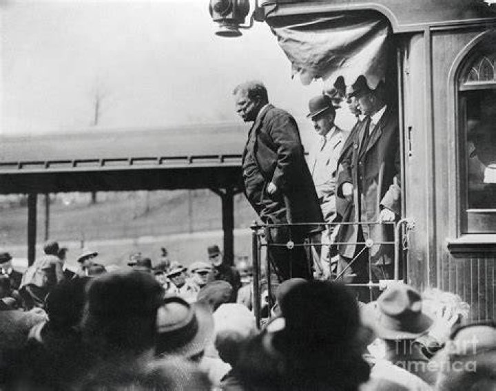 Theodore Roosevelt Campaigning