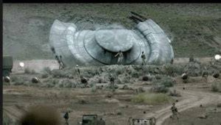 Tourists Visit Roswell Crash Site