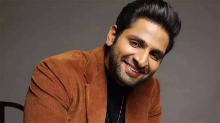 Vaibhav Tatwawadi played the lead role of Nirmal Pathak
