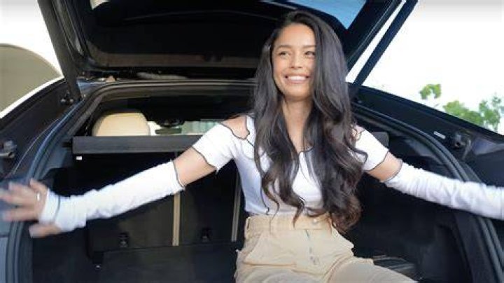 Valkyrae car