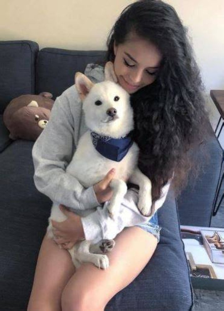 Valkyrae has a pet dog