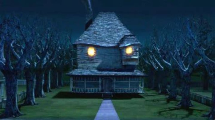 What is the setting of monster house